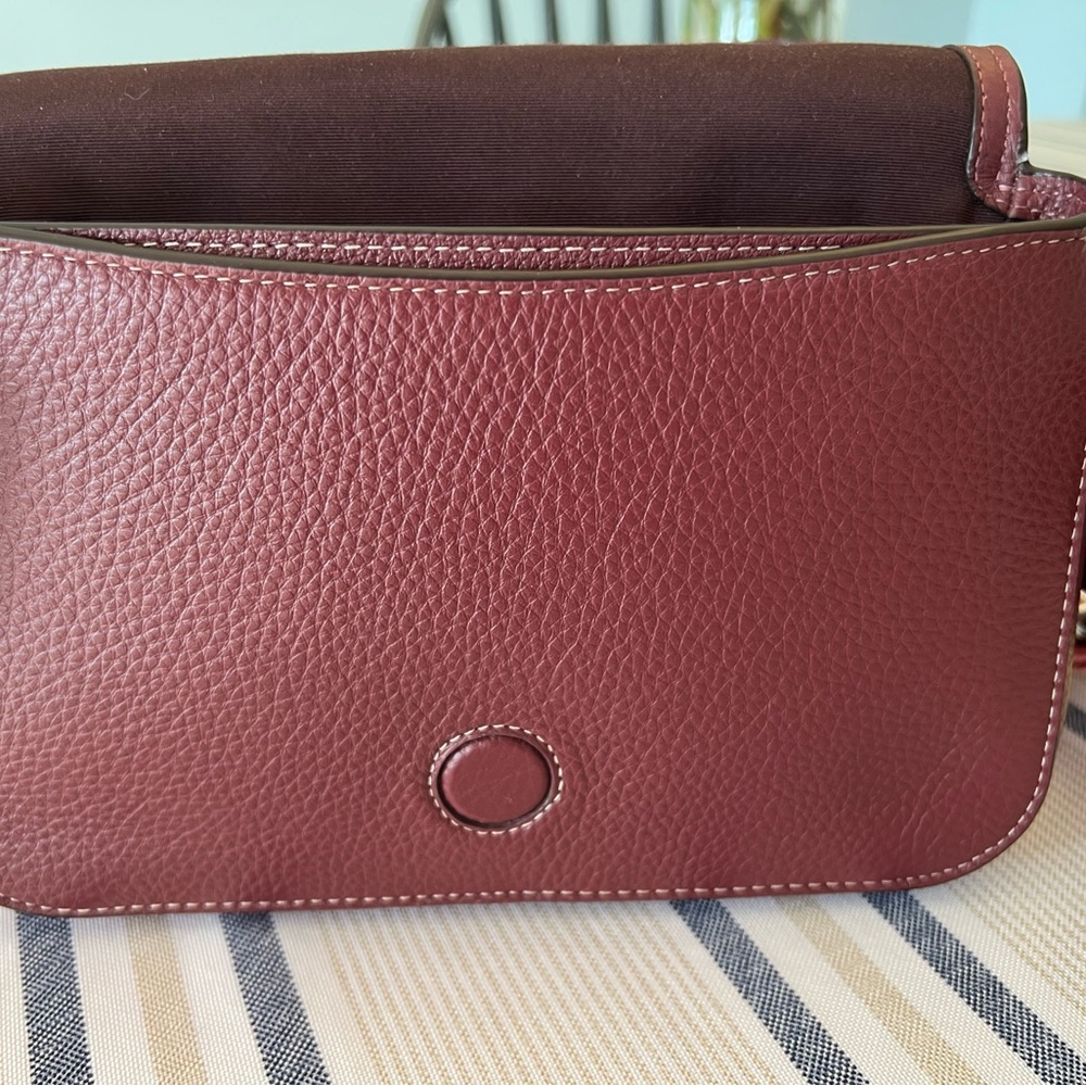 Coach Heritage Messenger Leather Crossbody Bag in Wine - Picture 4 of 12